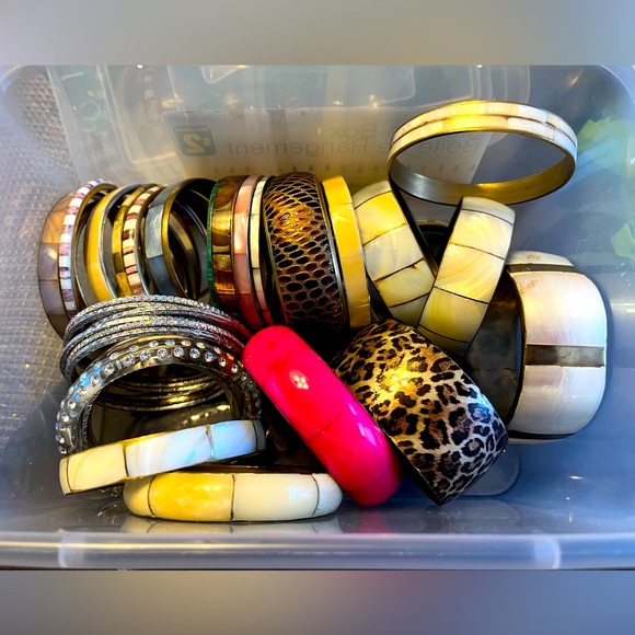 Container of Vintage & a few newer bangles most are brass & shell. - Picture 1 of 1